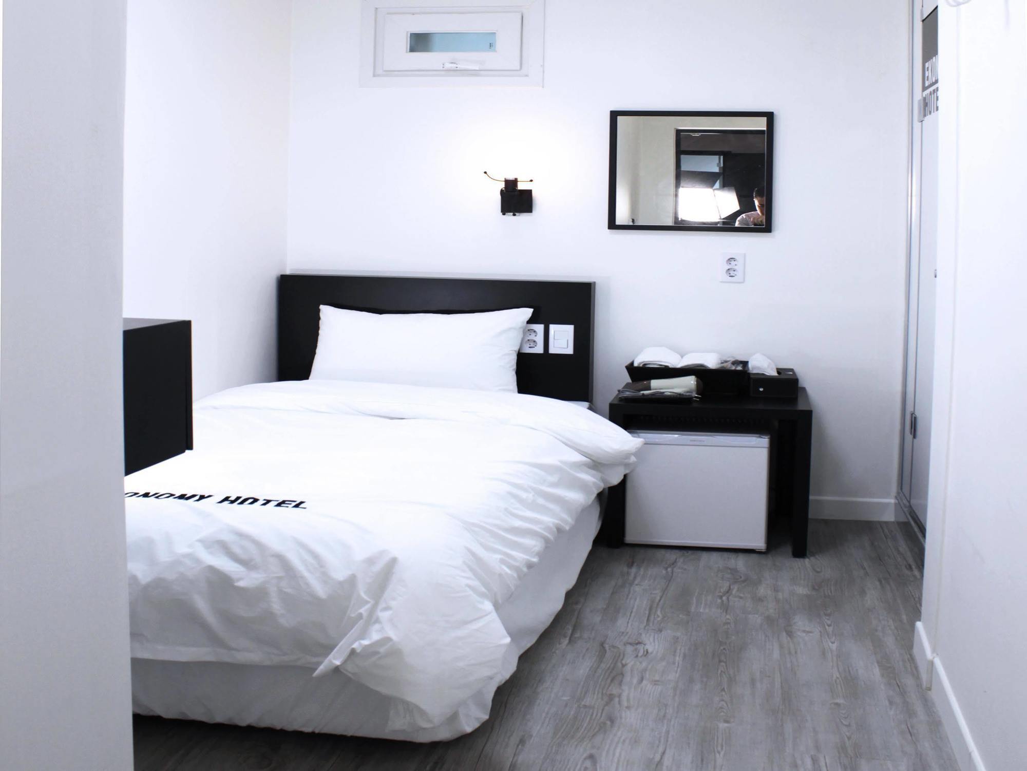 Ekonomy Hotel Dongdaemun Séoul Extérieur photo