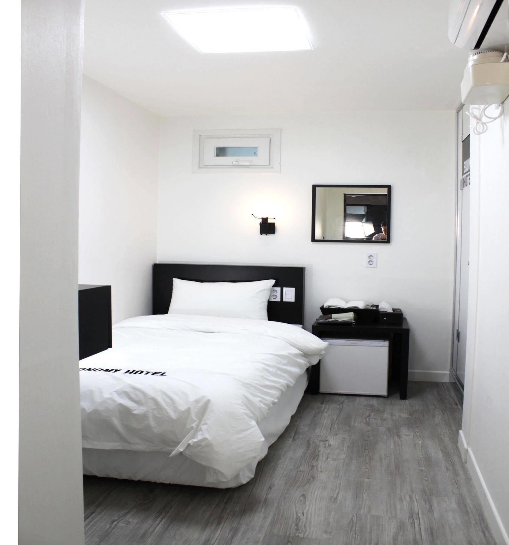Ekonomy Hotel Dongdaemun Séoul Extérieur photo